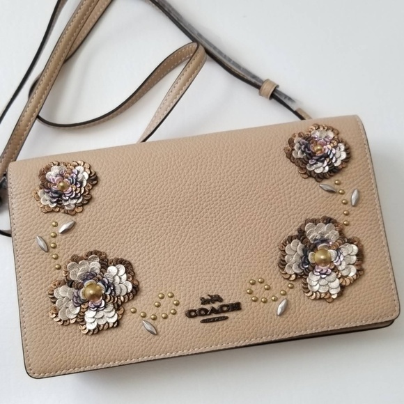 Coach Handbags - NEW Coach 3D Floral Embellished Appliqué clutch